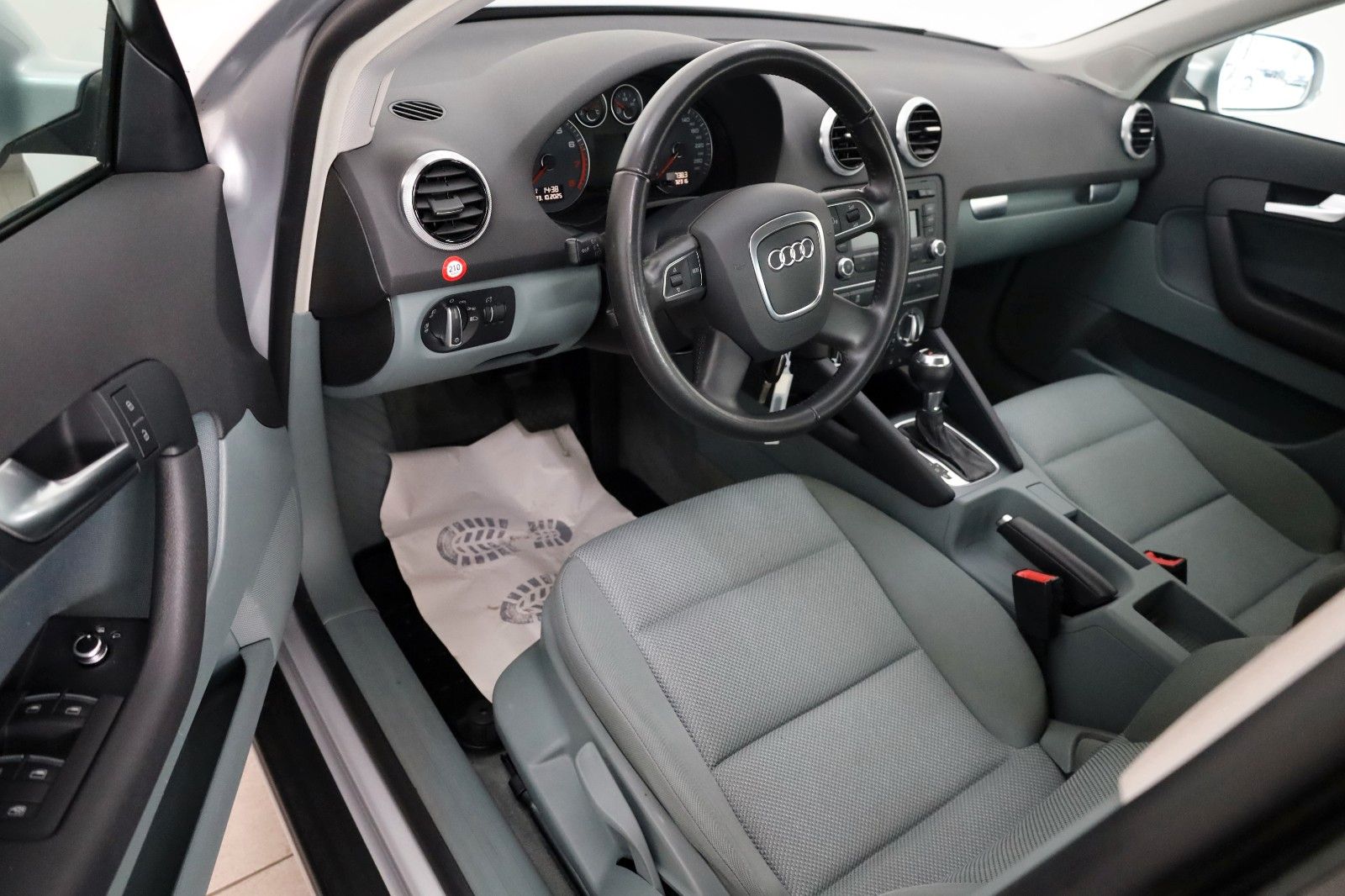 Fahrzeugabbildung Audi A3 Sportback 1.4TFSI Attraction Xenon,SH,PDC,AHK