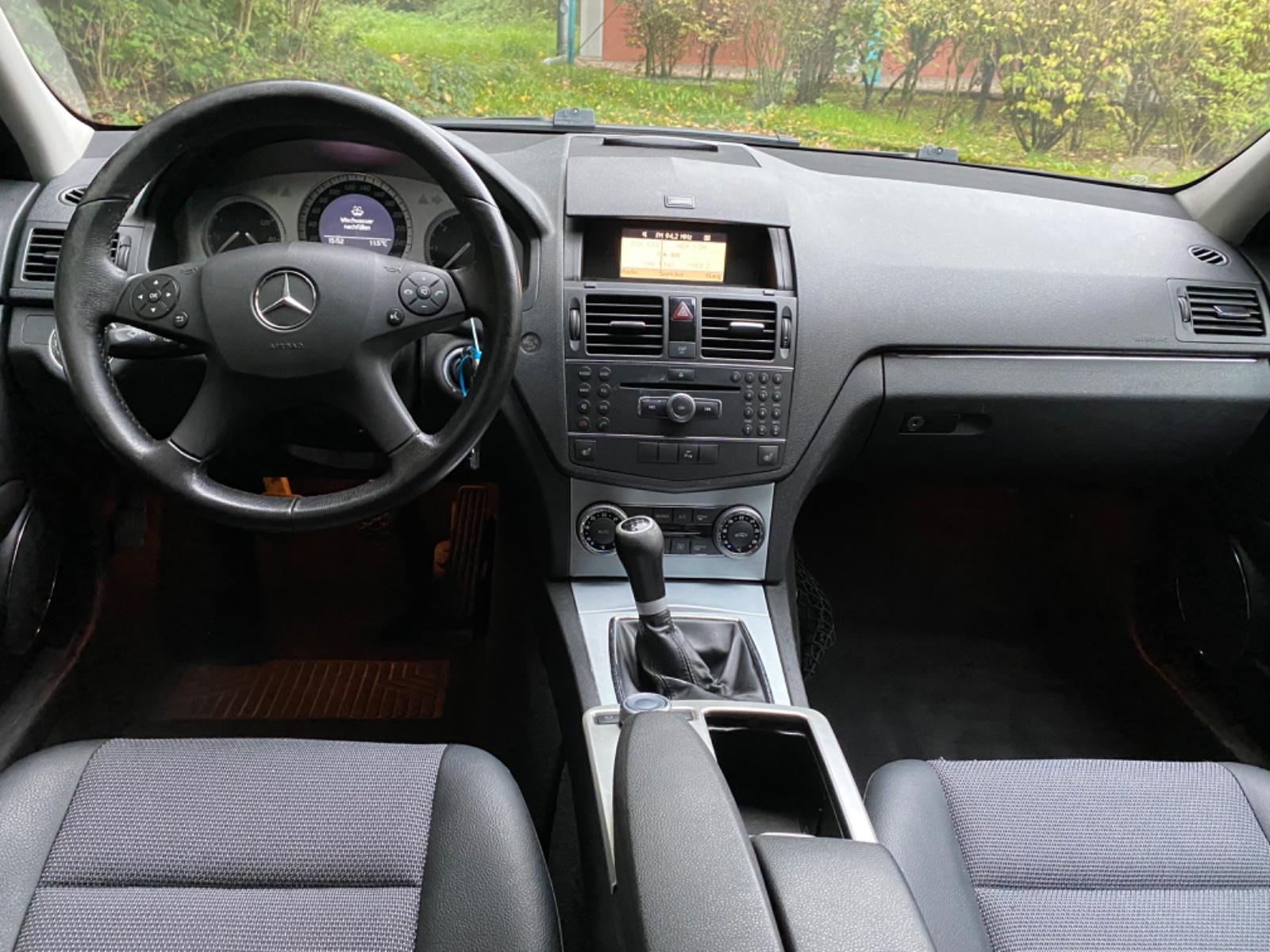 Mercedes-Benz C200 2013 — photo 17