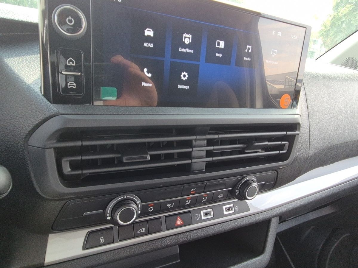 Opel Vivaro - Bild 10