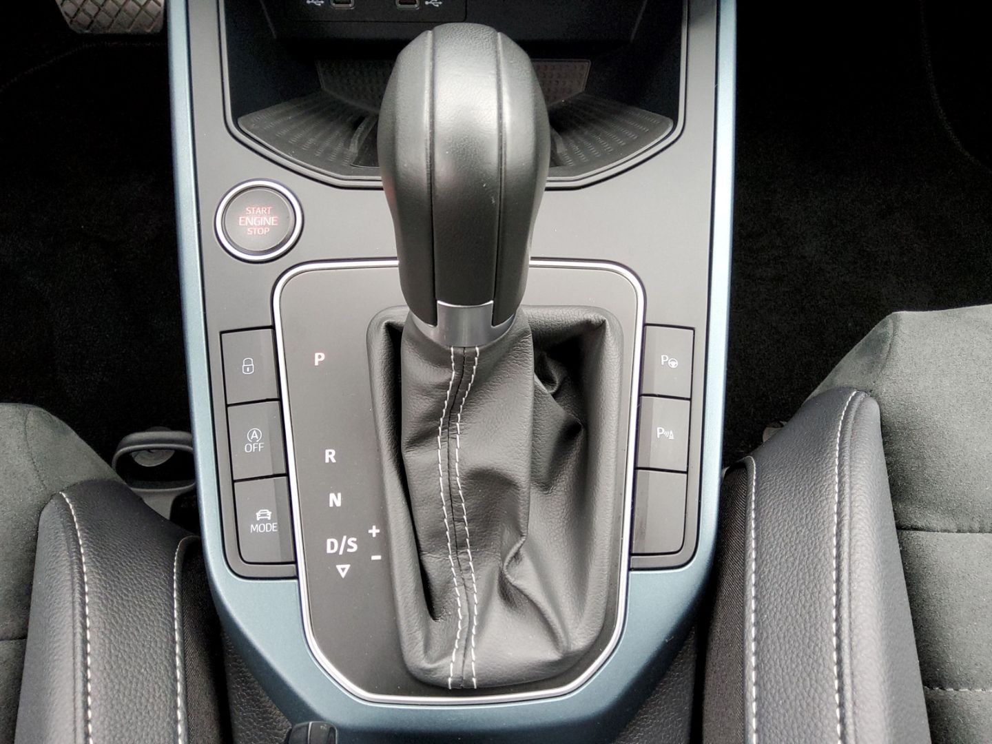 Fahrzeugabbildung SEAT Arona Xperience LED ACC PDC Rückfahrkamera Navi