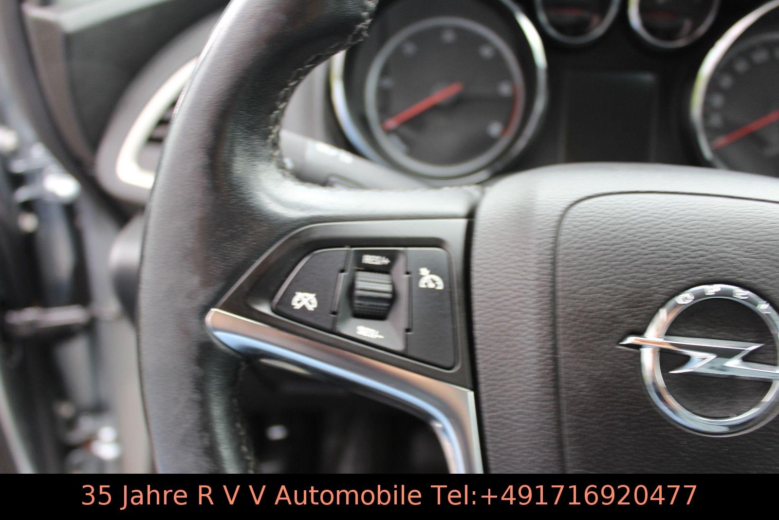 Opel Astra 2012 — photo 19