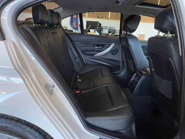 BMW 320 d Lim. *Schiebedach*Navi*Klima*Vollleder*DAB