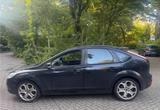 Ford Focus Ghia 1.8 5 Türer - Ford Focus: Türer