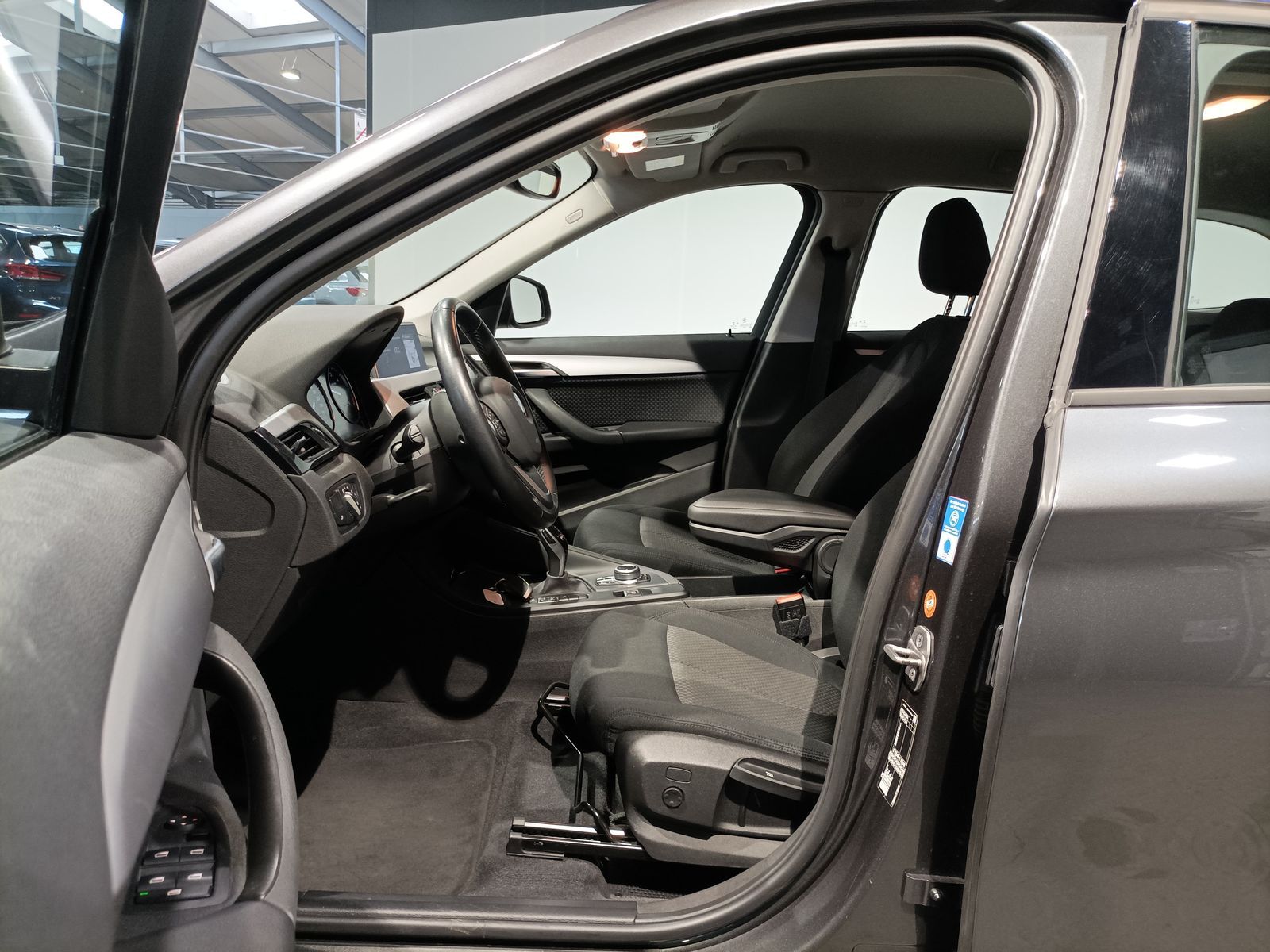 BMW X1 sDrive18d Navi|PDC|AHK|Kamera|Sitzhz foto 8