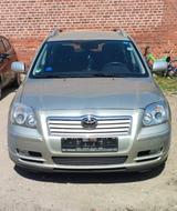 Toyota Avensis - Toyota Avensis aus 2003: Kombi