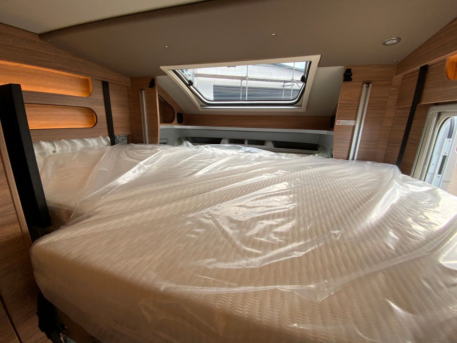 Fahrzeugabbildung Weinsberg CaraSuite 650 MEG