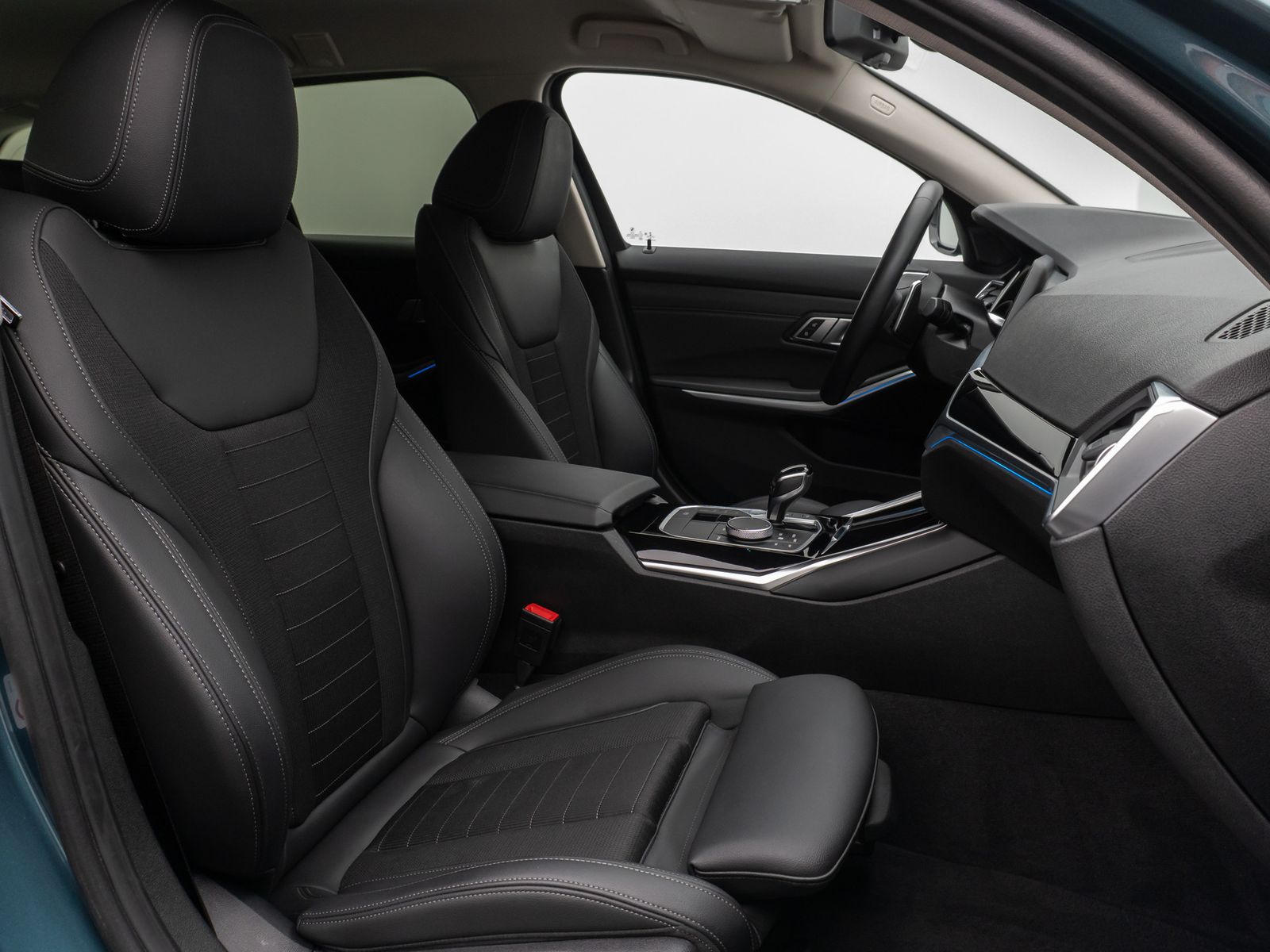 Fahrzeugabbildung BMW 330e  Sport Line Kamera DAB HiFi Komfort Alarm