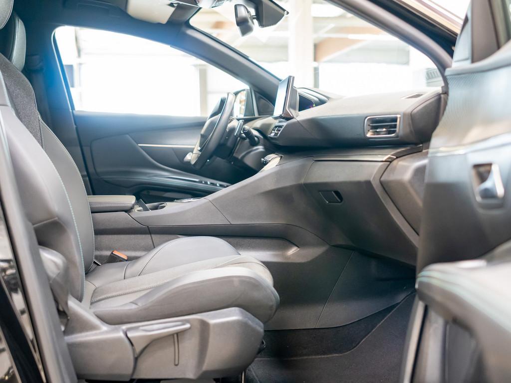 Peugeot 5008 Allure Pack Hybrid 136 ACC LED NAVI KAMERA