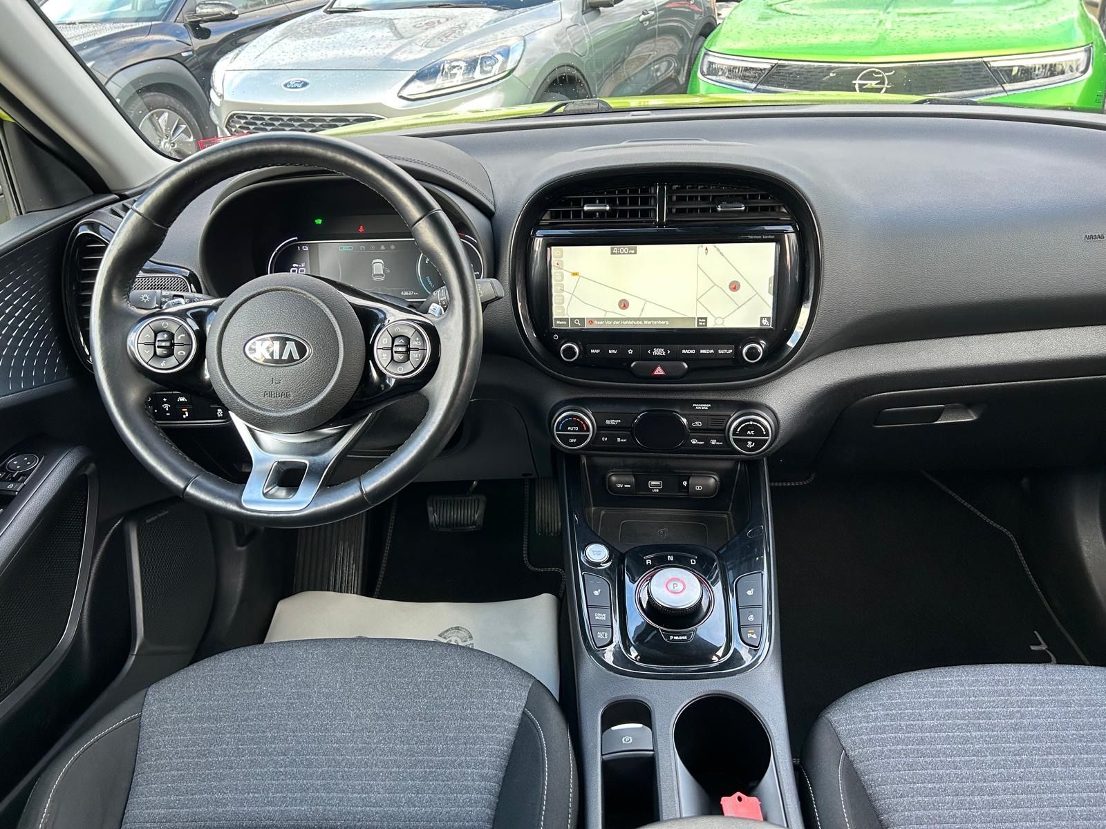 Fahrzeugabbildung Kia e-Soul°64 kWh°CCS°3 Phasen°1.Hand°Kamera°LED°