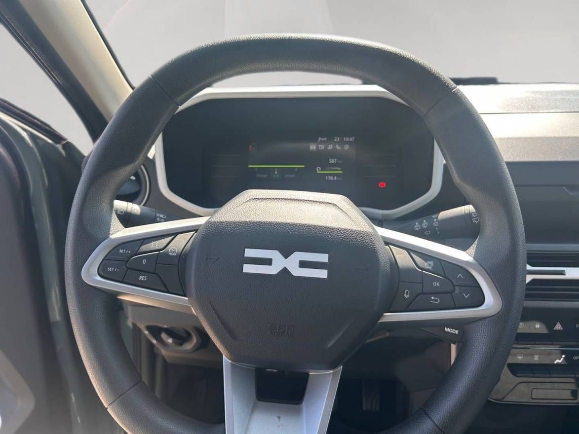 Fahrzeugabbildung Dacia Spring Essential ELECTRIC 45