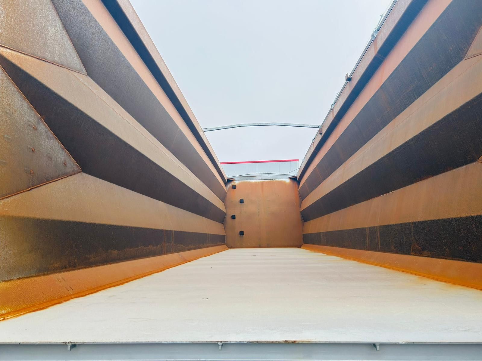 Fahrzeugabbildung D-TEC Flexiliner Stahl-Kippmulde 57m³  Sofort Verfügba