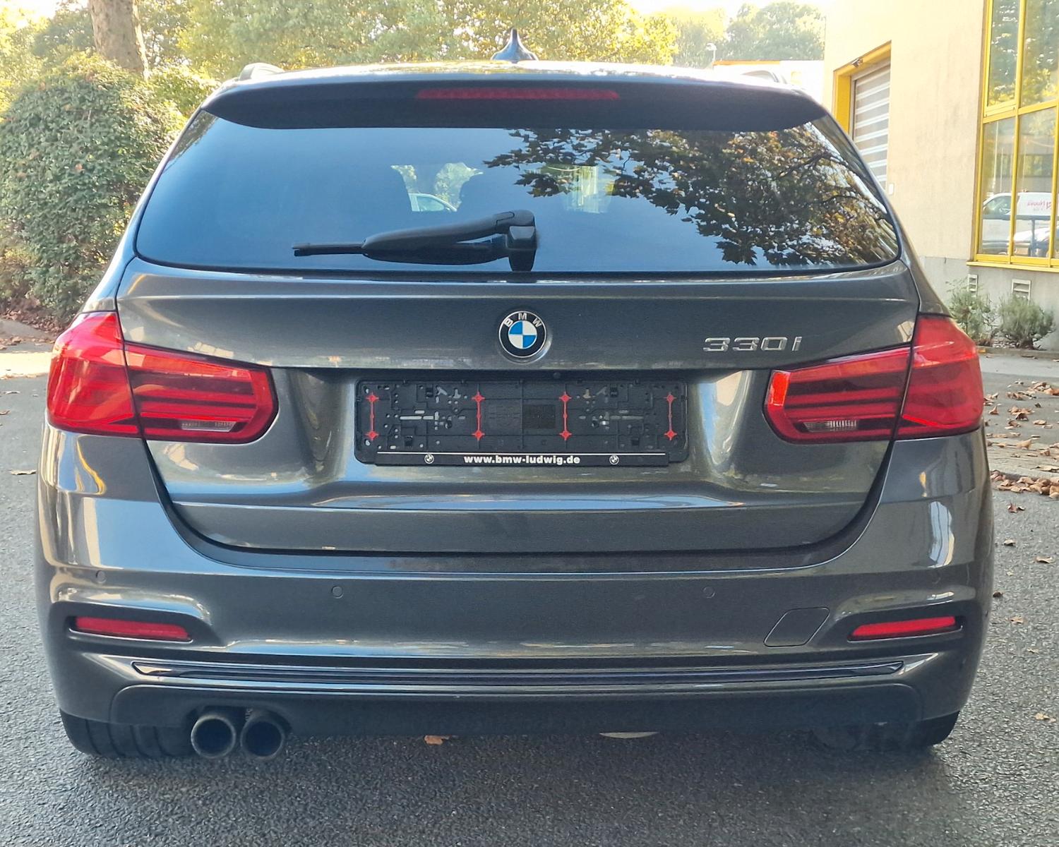 BMW 330 i SPORT LINE*PANORAMA*HEAD UP*AUT*GARANTIE*