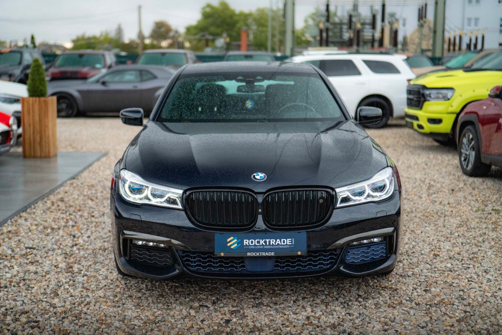 Fahrzeugabbildung BMW 730d L xDrive M Sport Shadow | 100% Option | 19%