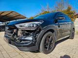 Hyundai Tucson Premium 4WD - Hyundai: Unfallwagen
