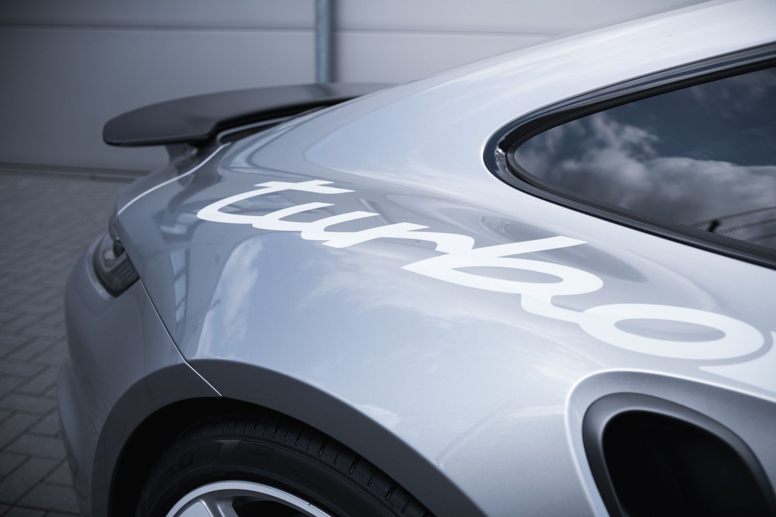 Fahrzeugabbildung Porsche 992/911 Turbo 50 Jahre-Burmester-Heritage-Inno