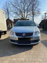Volkswagen Touran Highline*ATM*SHZ*TEMPOMA... - Volkswagen Touran: At