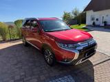 Mitsubishi Outlander 2.0 MIVEC Diamant+ ClearTec 4WD CV... - Mitsubishi Outlander von privat