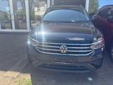 Volkswagen TIGUAN 1.5 TSI Automatik, Navi, AHK schwenkbar - Volkswagen Tiguan mit Benzin-Antrieb: Limousine, Automatik