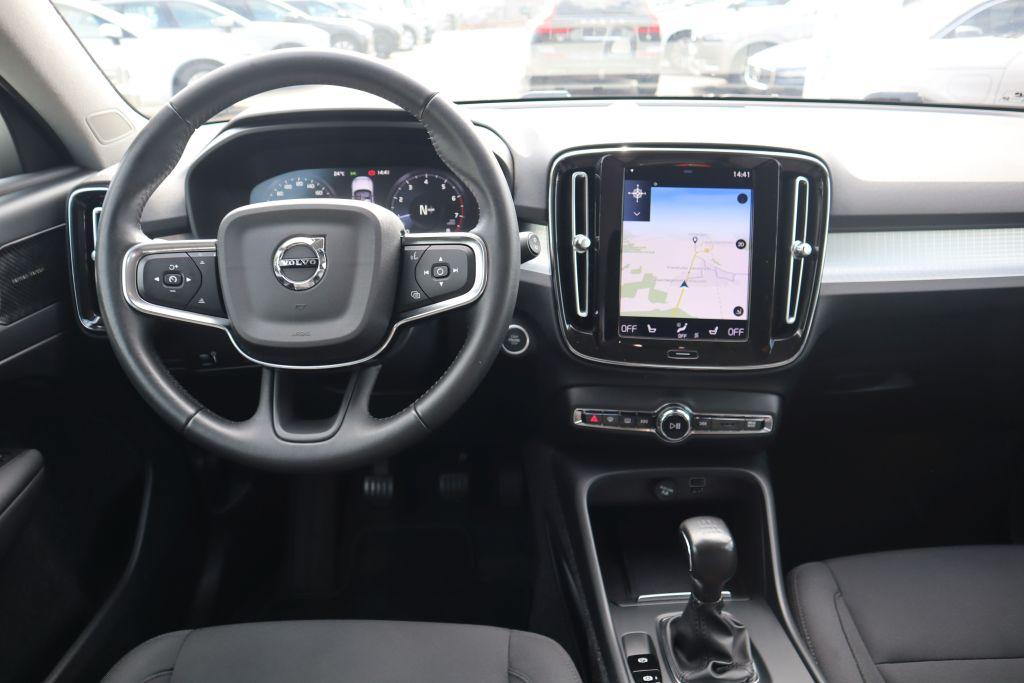 Volvo XC40 T3 Momentum Pro|NAVIGATION|R-CAM|PDC|