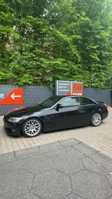 BMW E93 318i 2011 - BMW 318: 93 318i