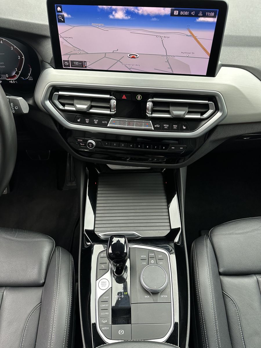 Fahrzeugabbildung BMW X3 xDrive30d M-Sport NAV+LED+AHK+20ZOLL+DAB+1HD