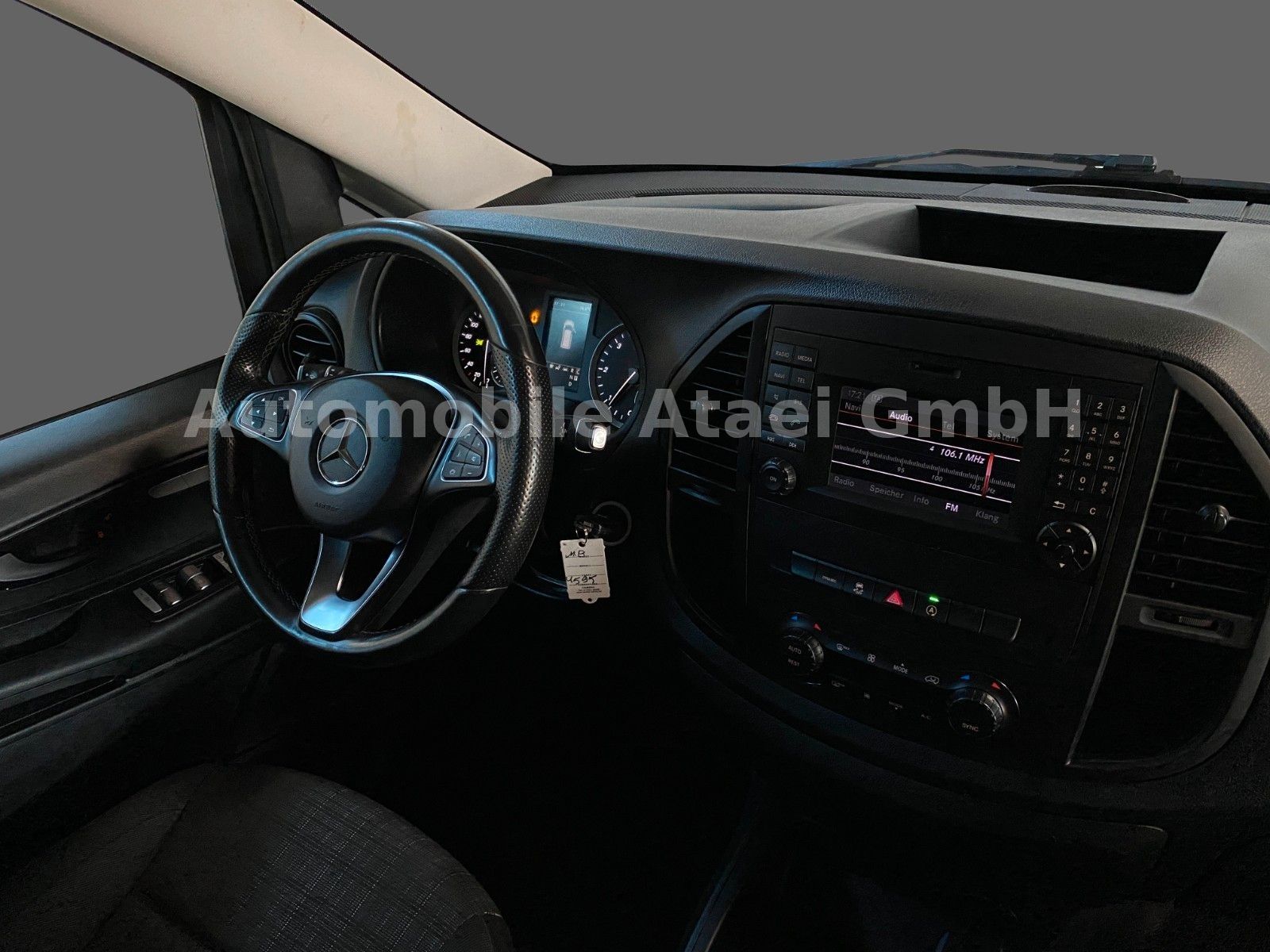 Fahrzeugabbildung Mercedes-Benz Vito Tourer Lang 116 Automatik *Edition* (4595)