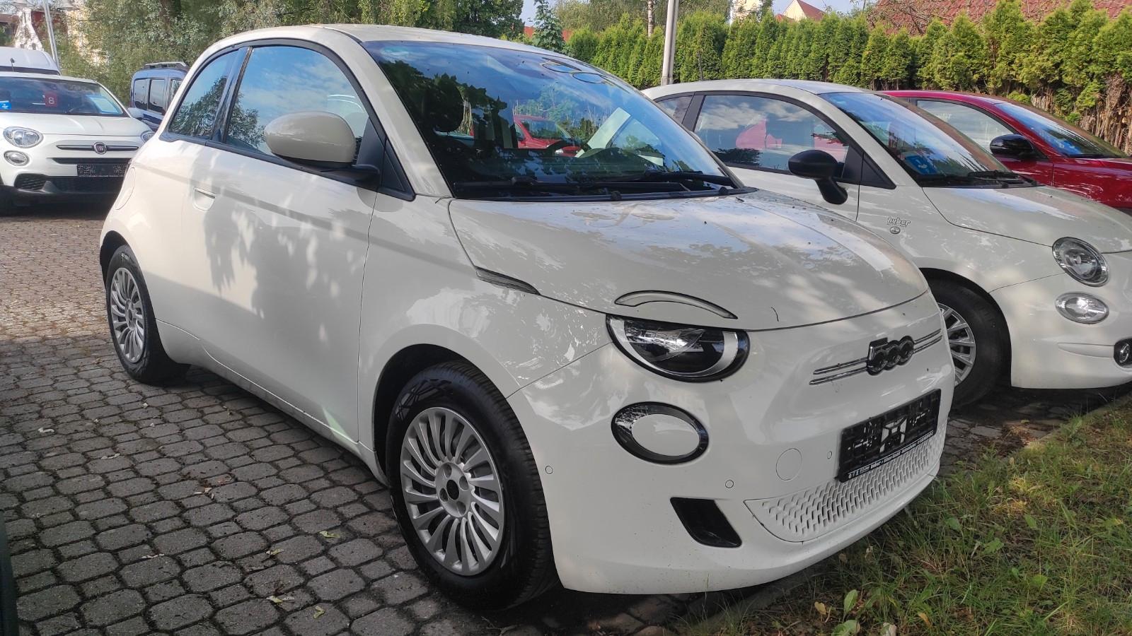 Fiat 500e Kamera , PDC, etc...