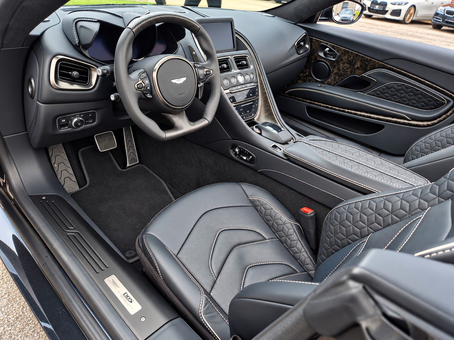 Fahrzeugabbildung Aston Martin DBS 5.2 V12 Volante/Werksgarantie 09/27/1A