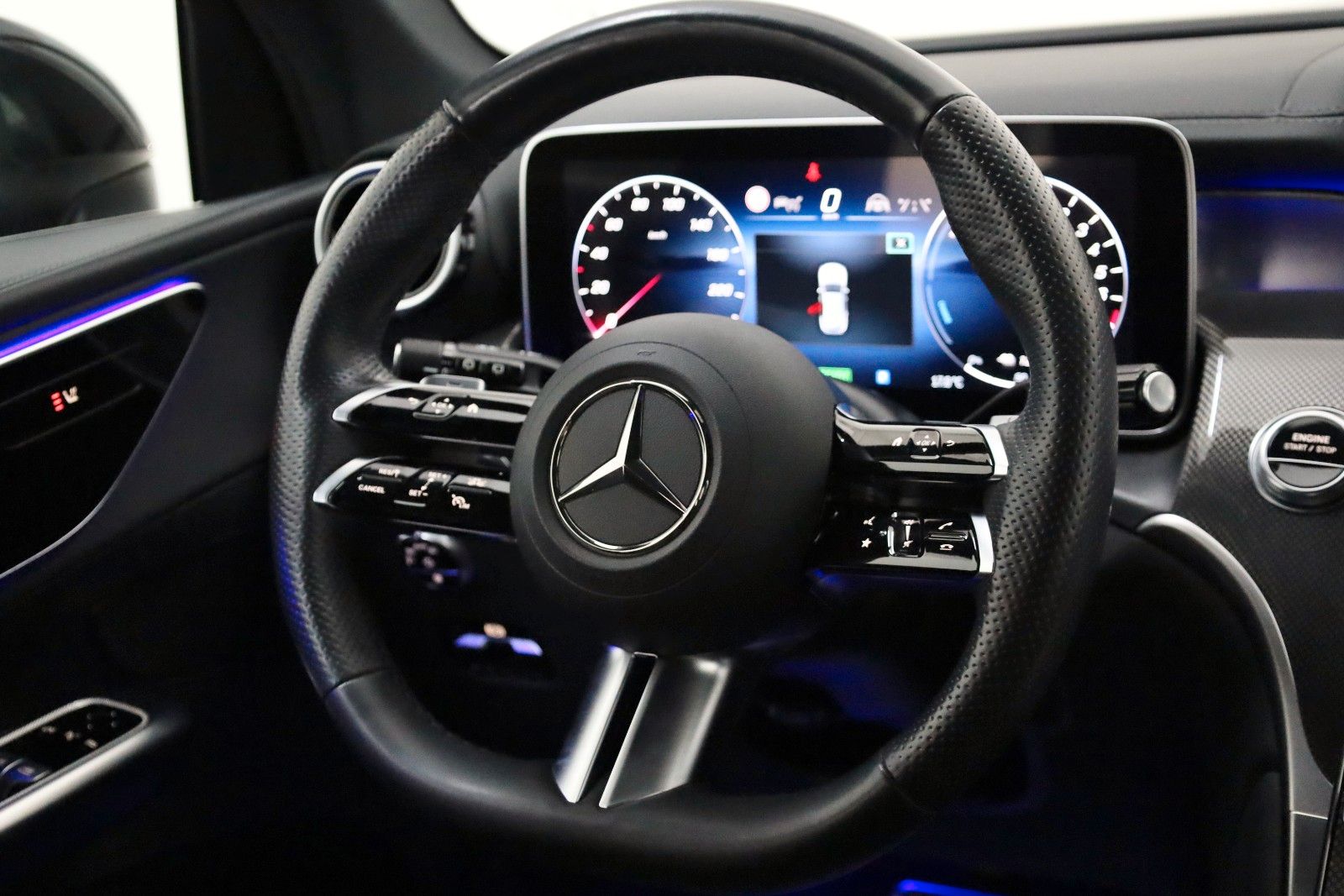 Fahrzeugabbildung Mercedes-Benz GLC 300 e 4M,AMG-line,Navi,LED,SH,Kamera,ACC +WR