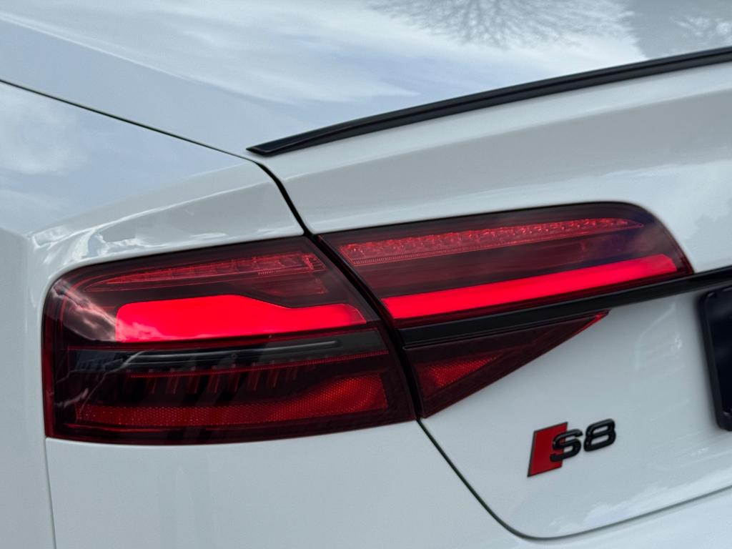 Audi S8