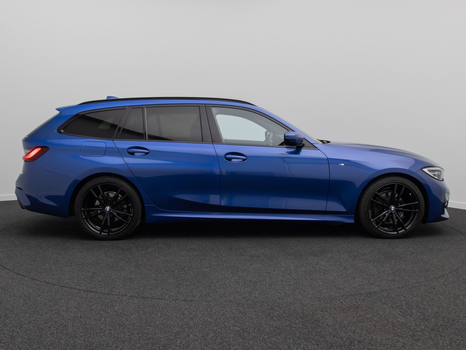 Fahrzeugabbildung BMW 320d M Sport Kamera DAB Panorama H/K 19Zoll