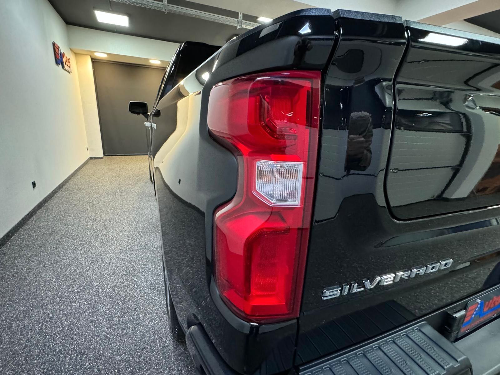 Fahrzeugabbildung Chevrolet 2026 SILVERADO DURAMAX DIESEL 4x4 HIGH COUNTRY