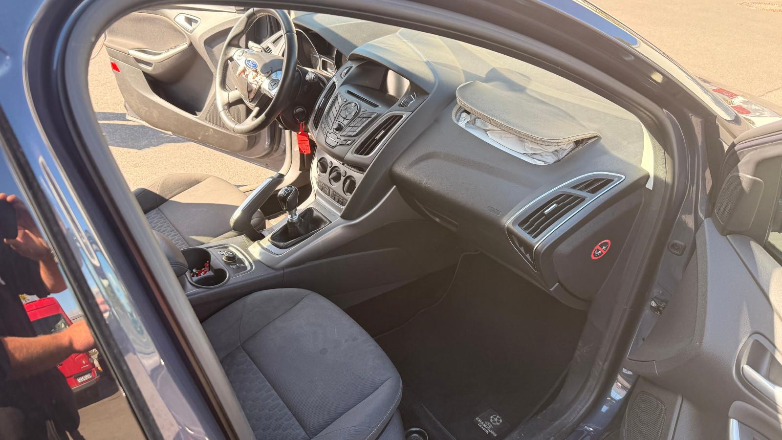 Ford Focus 2013 — photo 22