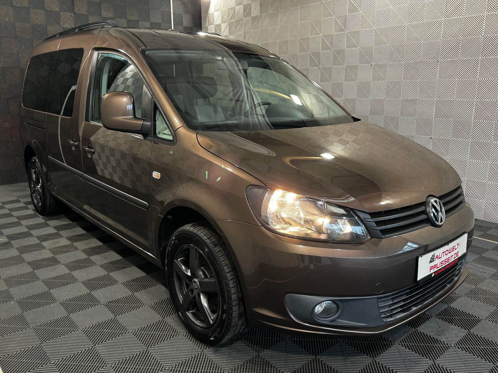 Gebrauchtwagen Volkswagen Caddy Caddy Trendline PDC H.-NAVI-SHZ-AUDIO-7 SITZER in Dirlos