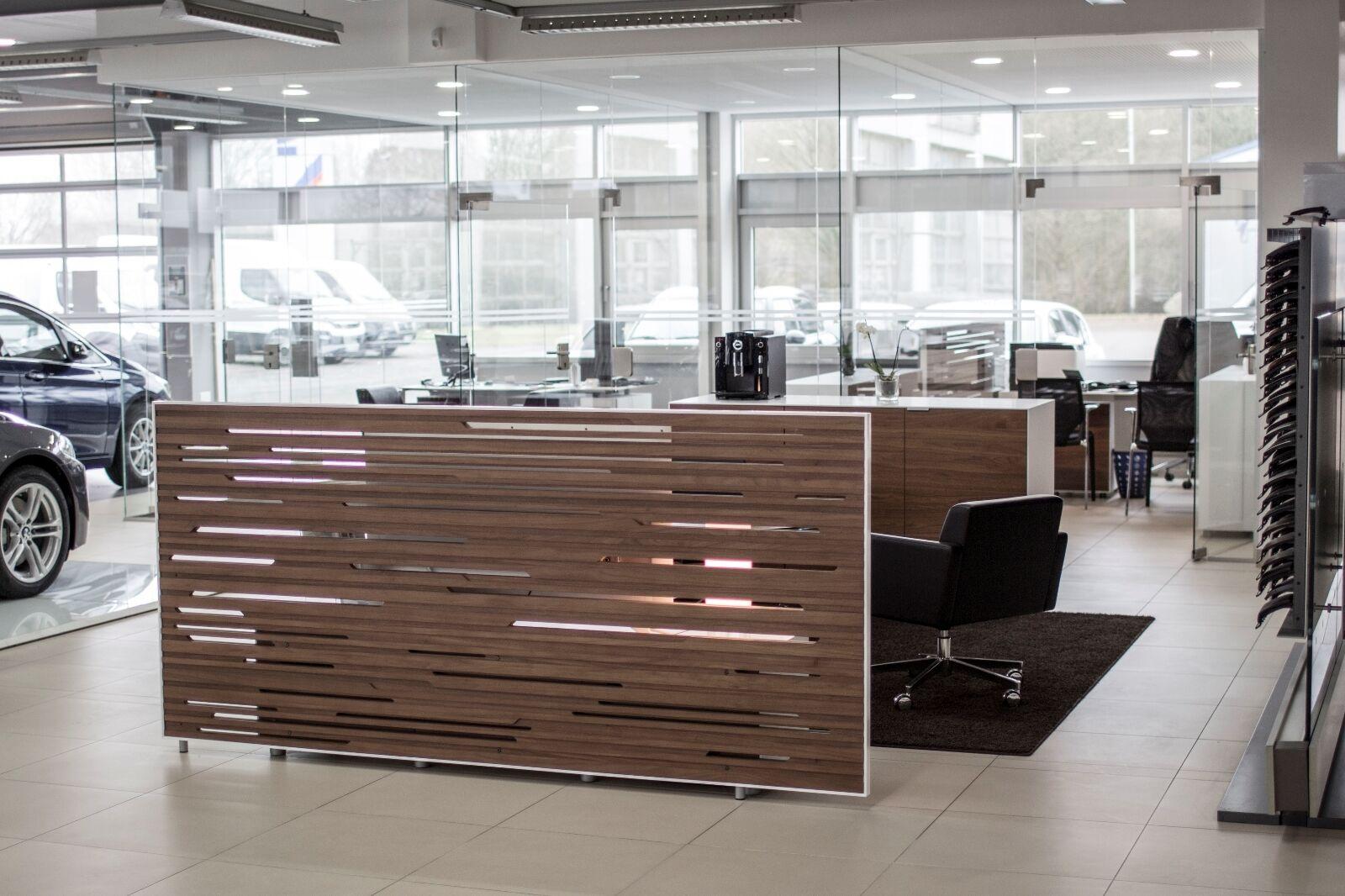 showroom-image-top