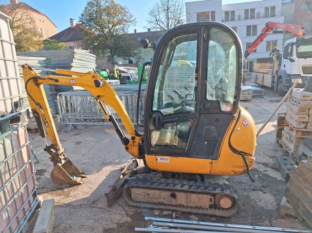 JCB 8018