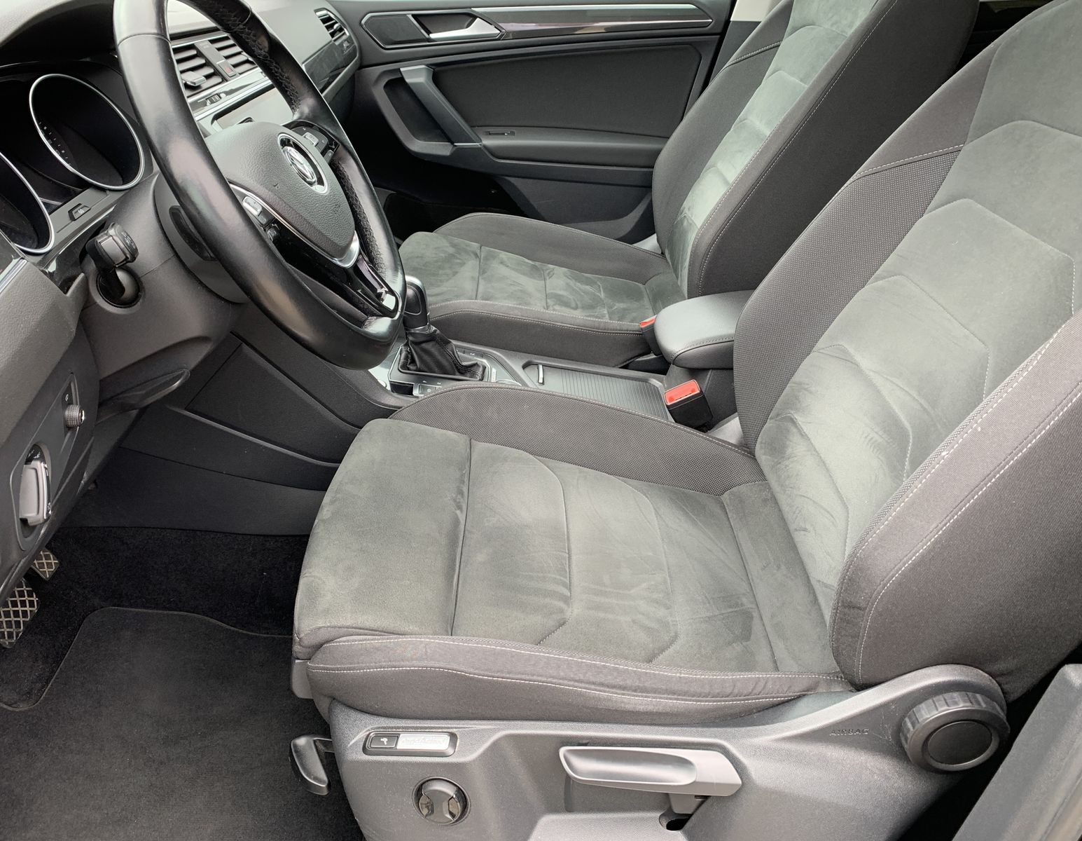 Fahrzeugabbildung Volkswagen Tiguan Allspace 2.0 TDI*Highline*4Motion*AHK*Cam