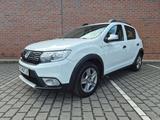 Dacia Sandero II Stepway Prestige - 1.HAND - AUTOMATIK - Dacia: Standheizung