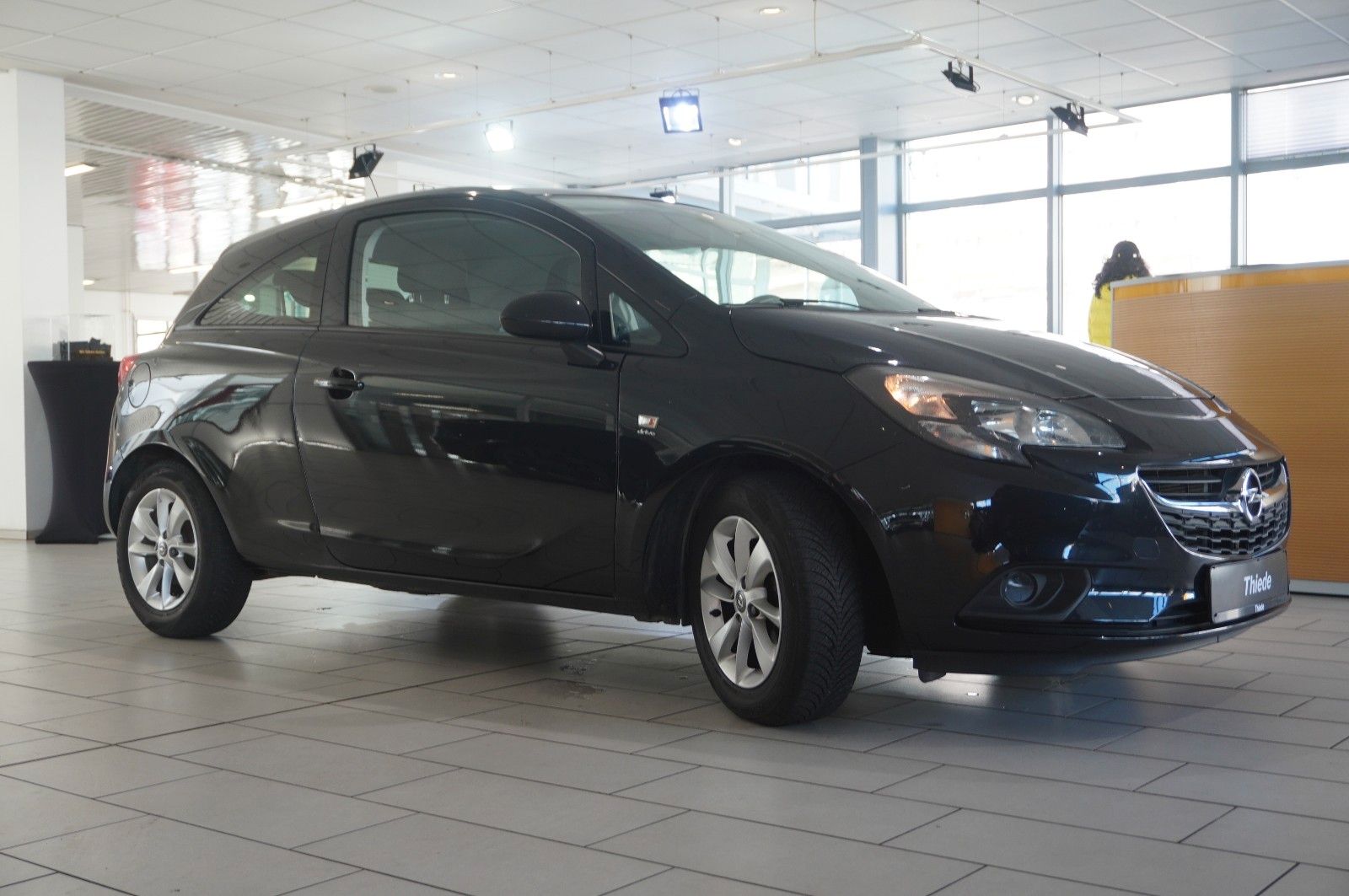 Fahrzeugabbildung Opel Corsa E 1.4T DRIVE 3-TÜR KLIMA/SHZ/PDC/TEMP./LHZ