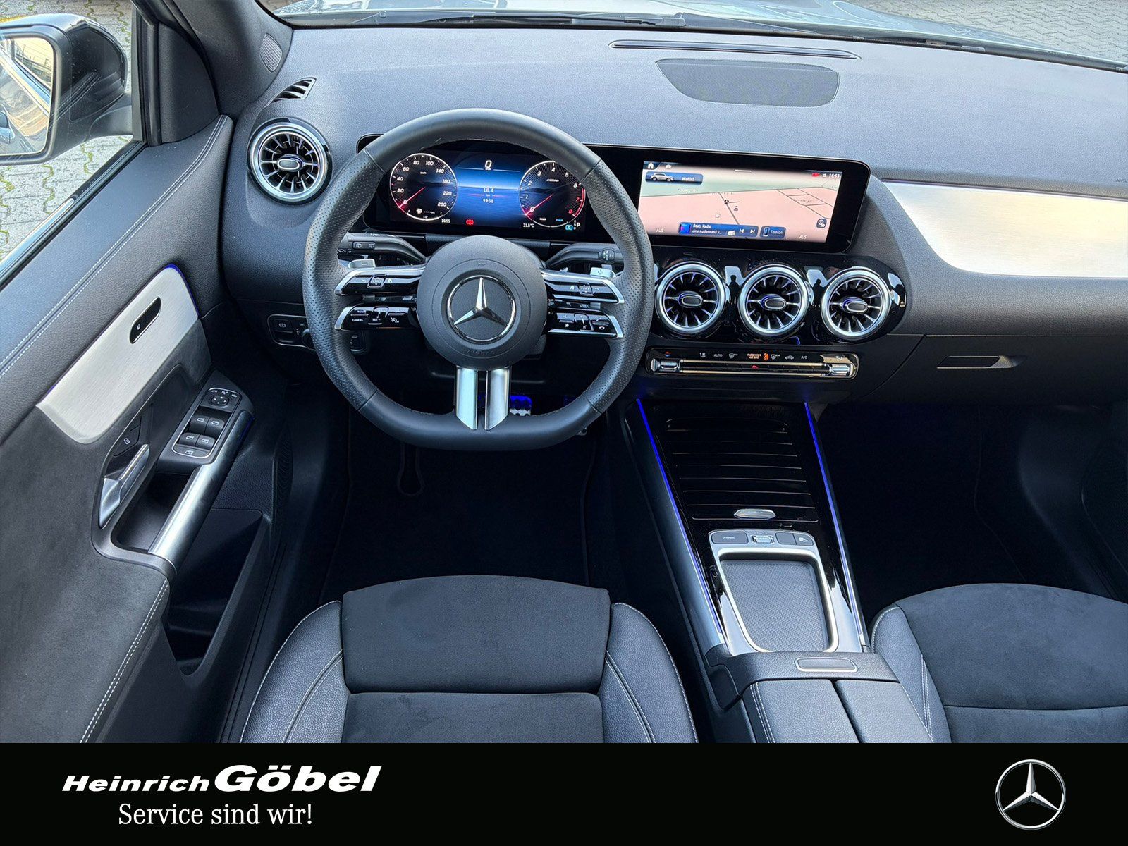 Fahrzeugabbildung Mercedes-Benz GLA 200 AMG*PANO*AHK*20ZOLL*FAP*APPLECAR-PLAY*