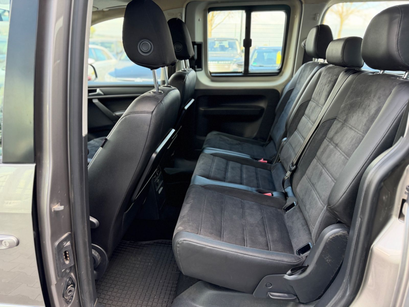 Caddy Maxi Highline 2.0 TDI DSG Navi BI-Xenon