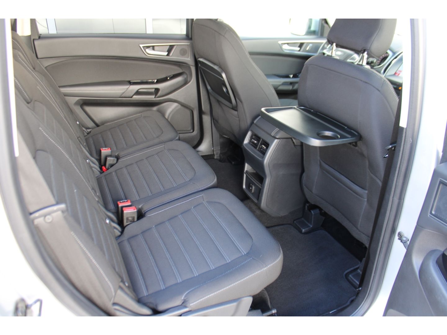 Fahrzeugabbildung Ford Galaxy Titanium 7 Sitze AHK Navi Pano GRA GJR PD