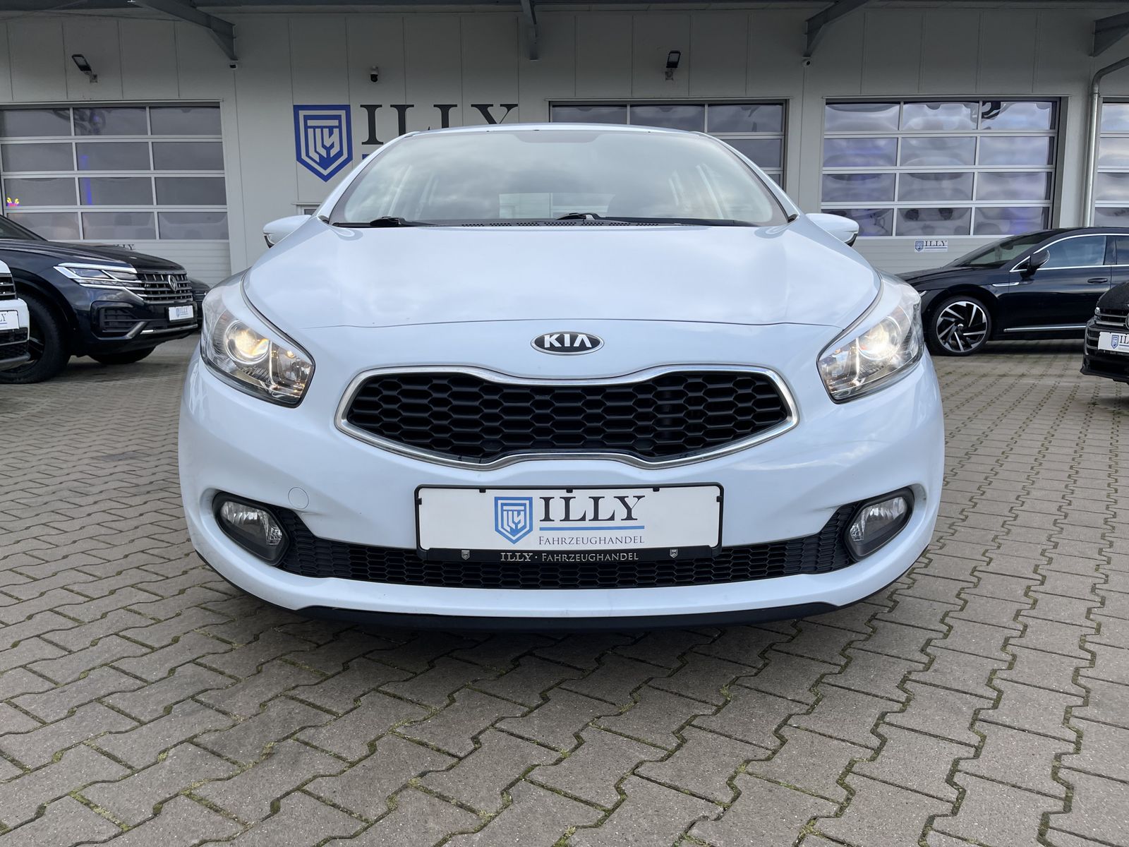 Fahrzeugabbildung Kia ceed 1.4*Edition 7*Tempomat*Klima*ELFH*