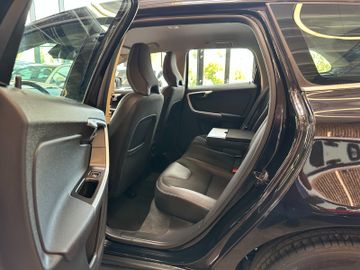Volvo XC60 Momentum AWD *Xenon*Leder*