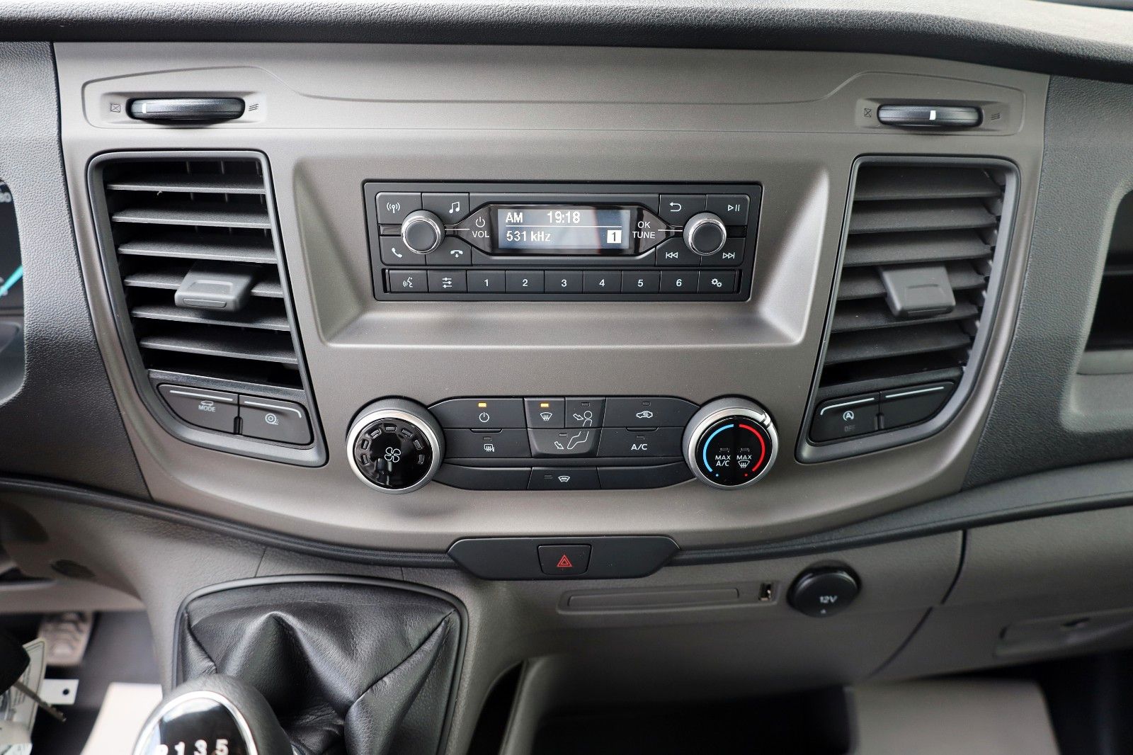 Fahrzeugabbildung Ford Transit Pritsche 350 L3 Doka Trend,5J. Garantie!