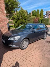 Skoda Octavia 1.4 Combi AHK TÜV NEU  - Skoda Octavia aus 2009: Combi