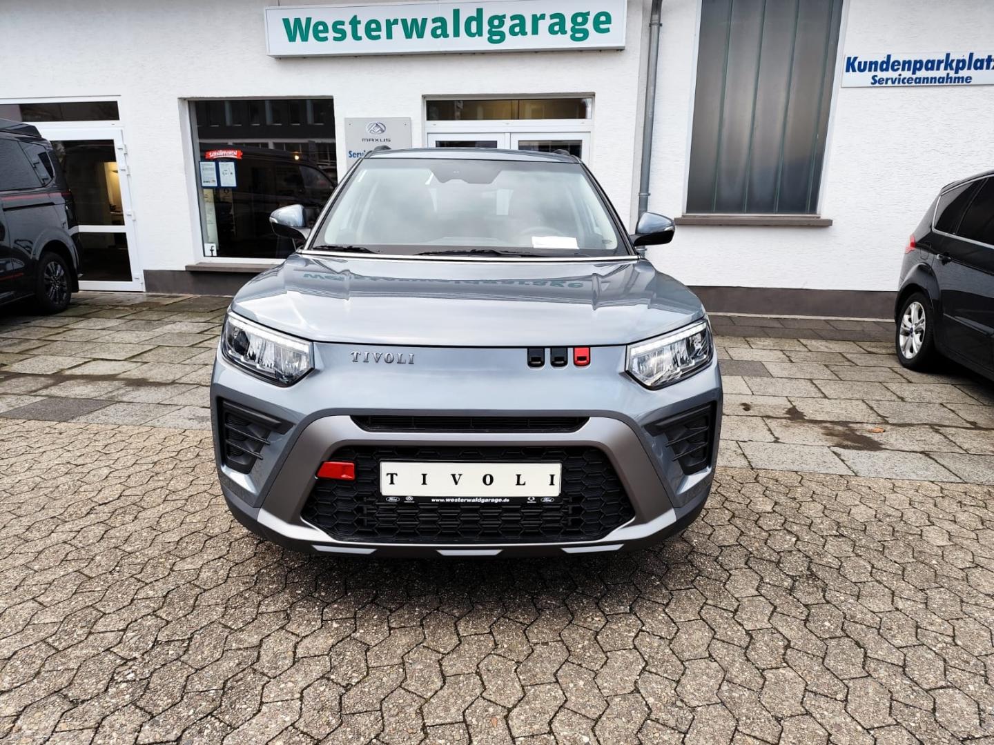 Ssangyong Tivoli Quarz 1,5L AT 4X4 NEUES MODELL, Navi,