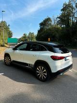 Mercedes-Benz PROGRESS*NIGHT*AHK*1.Hand*19 ZOLL*SOUND*AMBIENTE - Mercedes-Benz GLA 200 aus 2021