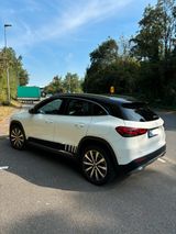 Mercedes-Benz PROGRESS*NIGHT*AHK*1.Hand*19 ZOLL*SOUND*AMBIENTE - Mercedes-Benz GLA 200 aus 2021
