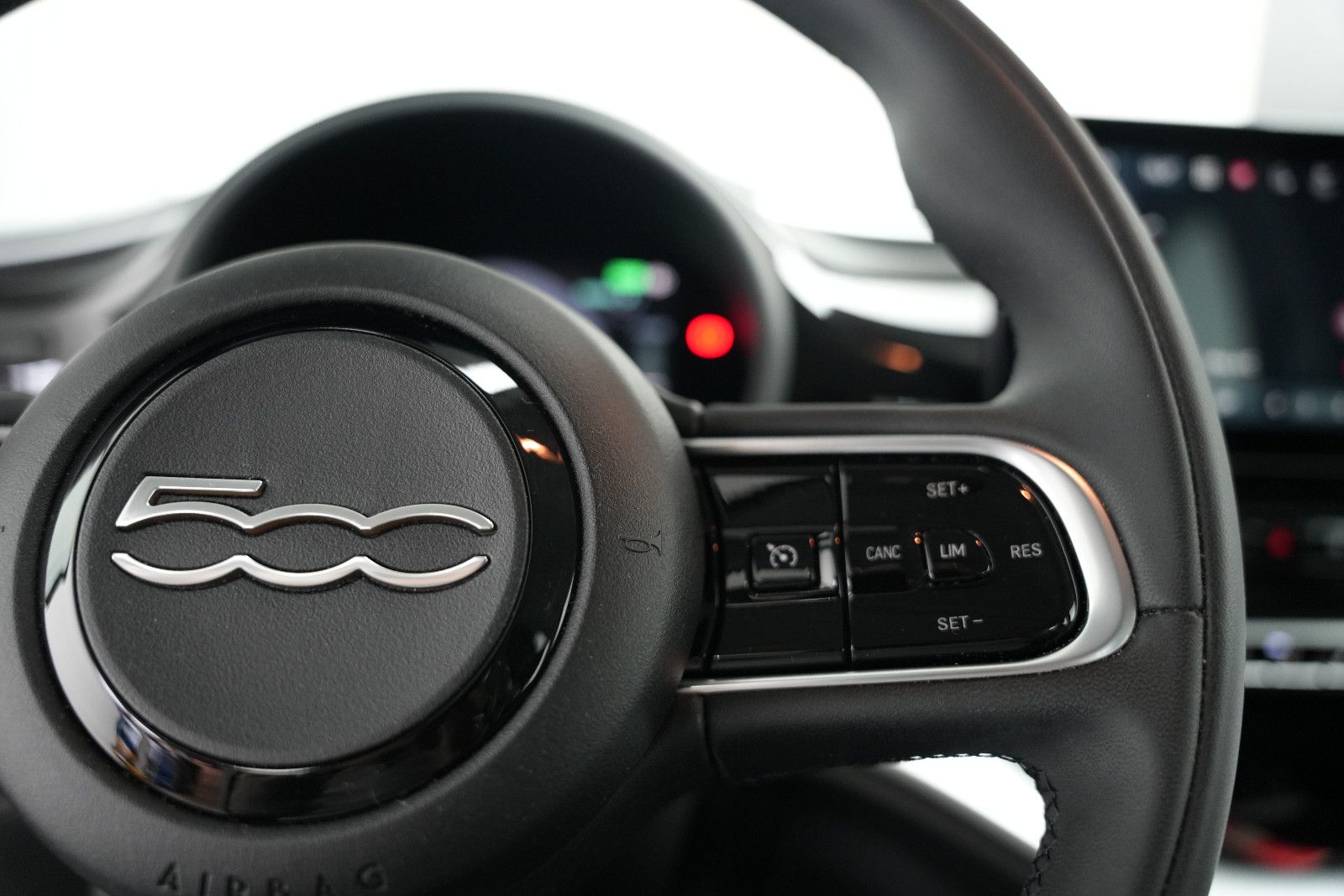 Fahrzeugabbildung Fiat 500e Icon *Navigation*Klima*Alexa*TOP